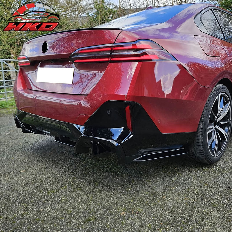 Fits 24-26 BMW G60 5-Series & i5 MP Style Rear Bumper Lip Diffuser Gloss Black